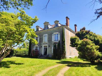 Maison De Maitre With Beautiful Garden