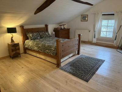 Renovated Farmhouse With Swimming Pool and Land