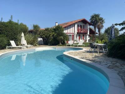 Architect Designed House With Pool And Breathtaking Views