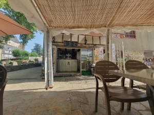 Property with Freehold Business in Lovely Location