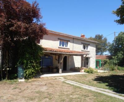 Superb Detached Property With Pool And Gite