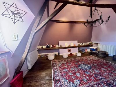 Manor House With Outbuildings with Private Access To The River