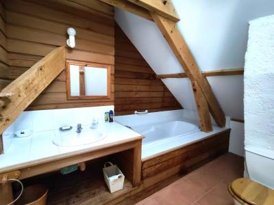 Country Home With Magnificent Views To The Pyrenees Mountains With Garden And Pool