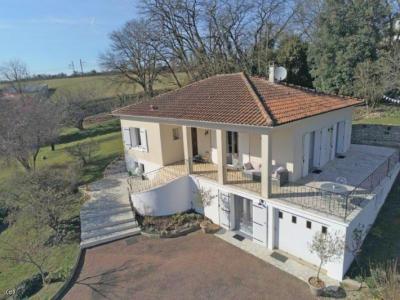 Magnificent Detached House On Three Quarters Of An Acre