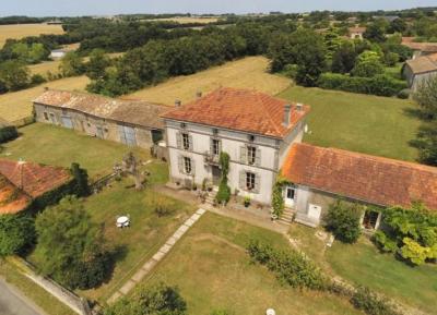 Period Manor House in Over 2.5 Acres