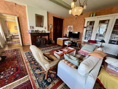 Manor House With Outbuildings with Private Access To The River