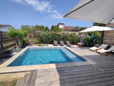 Beautiful Detached House With Pool And Garden