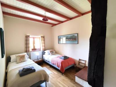 Farmhouse with Guest House, Pool & Mountain Views