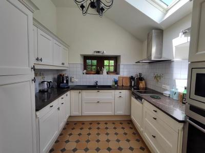 Farmhouse with Guest House, Pool & Mountain Views