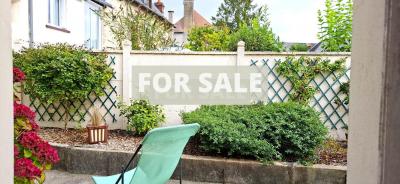 Town House with Neat Garden