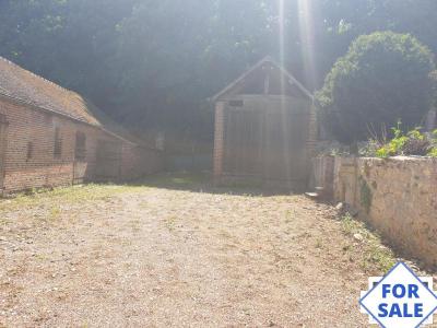 SLD02567 - Under Offer with Cle France