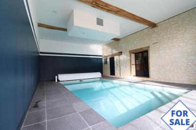 Stunning Detached House with Indoor Pool and More