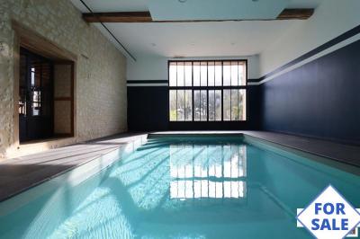 Stunning Detached House with Indoor Pool and More