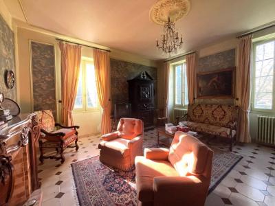 Charming Property In Lovely Location