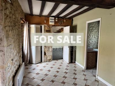 Detached House with Garden in Lovely Village