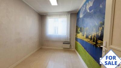 Property with Commercial Space and Accommodation