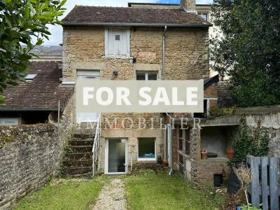 Pretty Town House with Nice Garden