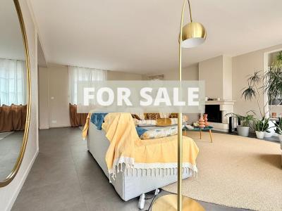 Detached House with Landscaped Garden