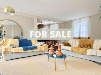 Detached House with Landscaped Garden