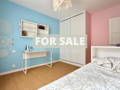 Detached House with Landscaped Garden