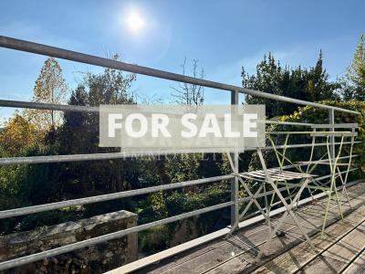 Traditional House with Garden