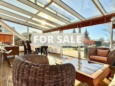 Contemporary Detached House with Swimming Pool