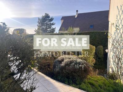 Detached House with Landscaped Garden