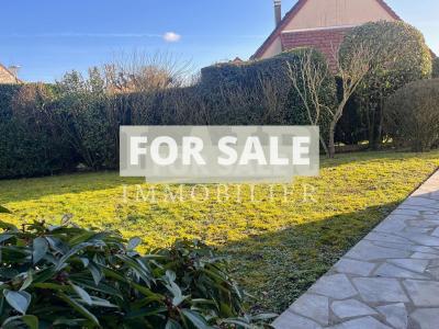 Detached House with Landscaped Garden