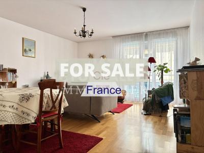 Apartment in Heart of Town