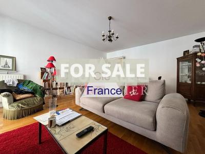 Apartment in Heart of Town