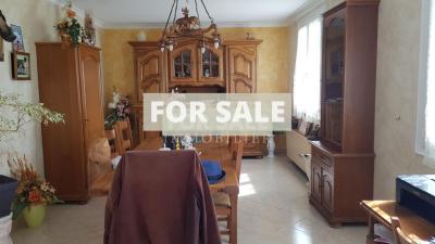 Traditional House with Garden