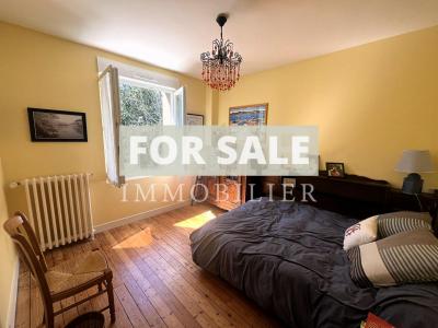 Detached Bagnolaise Villa with Lovely Garden