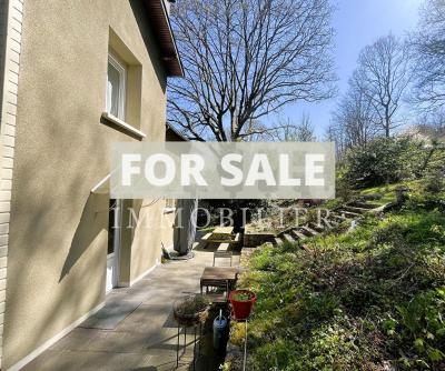 Detached Bagnolaise Villa with Lovely Garden