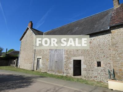 Detached House With Garden And Outbuilding