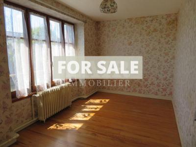 Detached House With Garden And Outbuilding