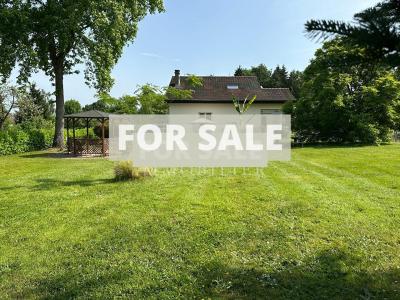 Maison Familiale Avec Jardin Proche Du Mele-sur-sarthe