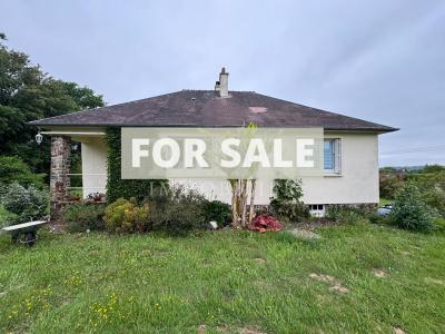Detached Country House with Landscaped Garden