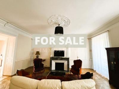 Superb Apartment with Elevator and Parking