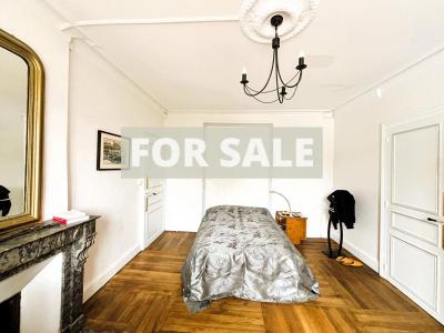 Superb Apartment with Elevator and Parking