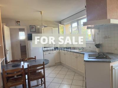 Detached House with Garden and Double Garage