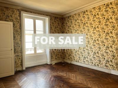 Town House with Neat Garden