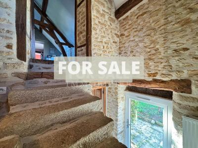 Detached Country House with Landscaped Garden