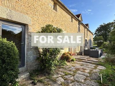 Detached Country House with Landscaped Garden