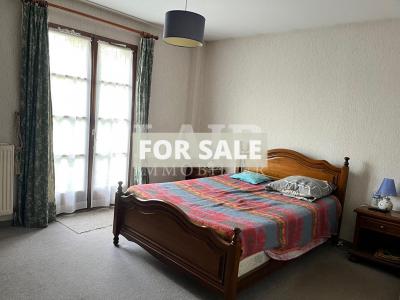 Spacious Detached Villa With Nice Garden