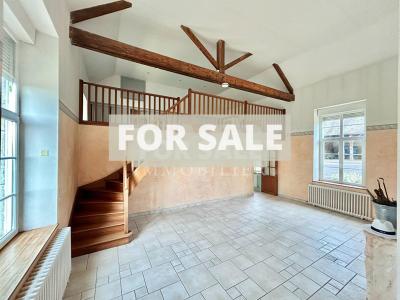 Detached Country House with Covered Pool and Pond