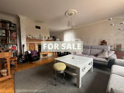 Beautiful Detached House with Lovely Garden