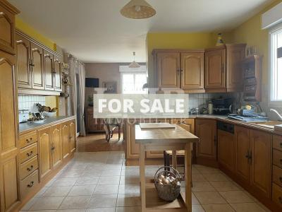 Beautiful Detached House with Lovely Garden