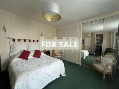 Beautiful Detached House with Lovely Garden