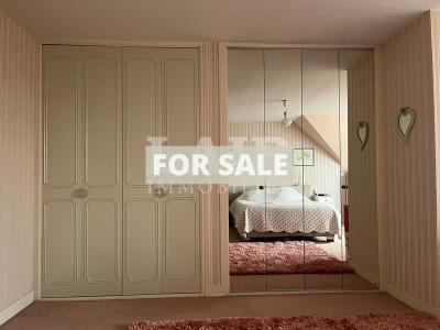 Beautiful Detached House with Lovely Garden