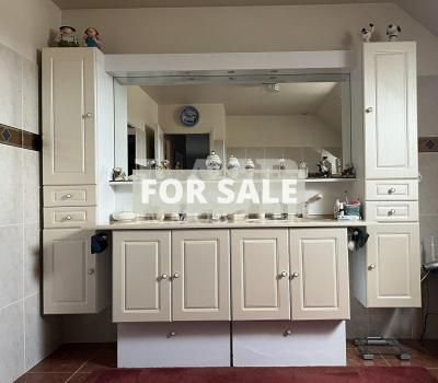 Beautiful Detached House with Lovely Garden